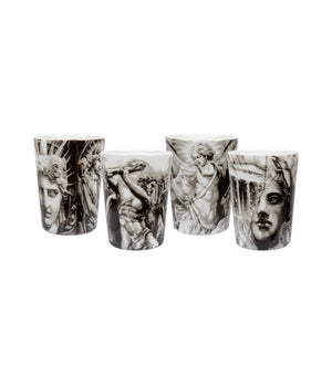 4-pack svartvita designmuggar från ICONCUPS med tatueringinspirerade motiv av Andreas Ishak – placerade omlott i en rad.